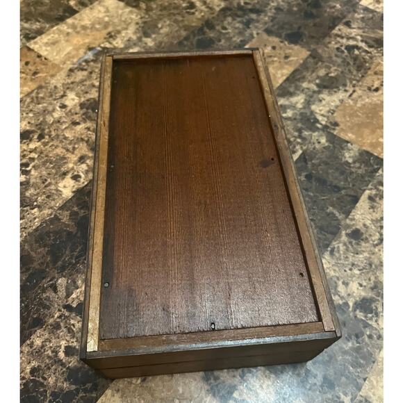 Vintage Wood Tissue Box Holder - Picture 6 of 10